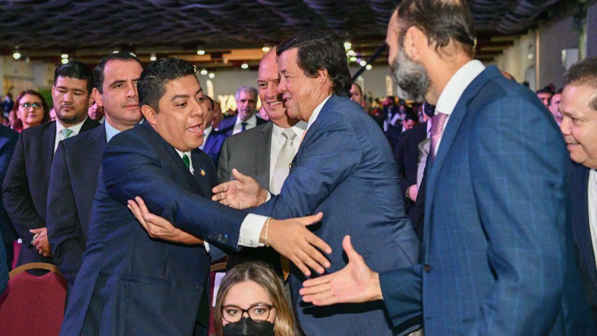 El gobernador con empresarios